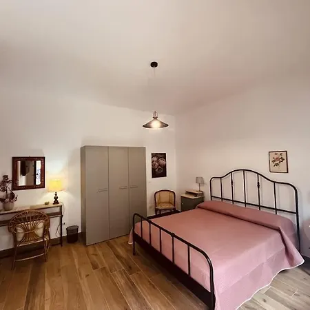 Apartment La Stanzetta & Garden